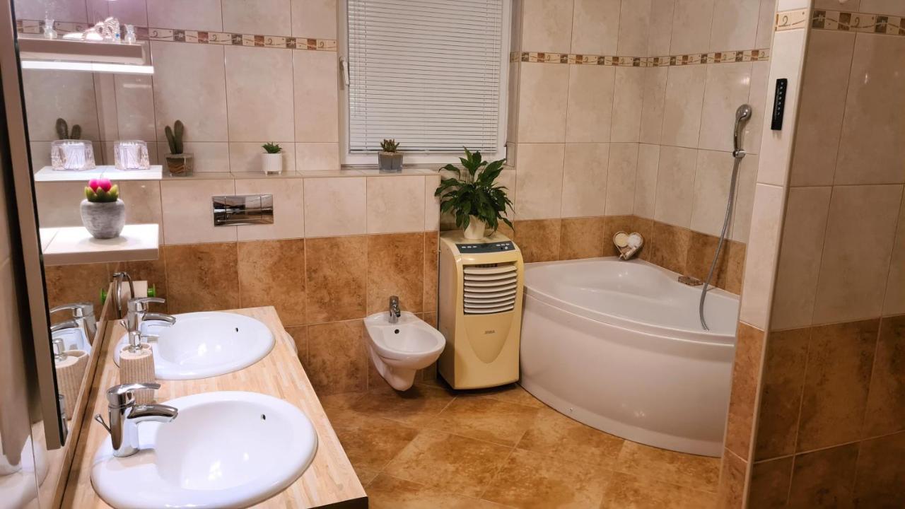 Villa Bubica- Cozy Holiday Home In Rural Area With Pool Stankovci  Exteriér fotografie